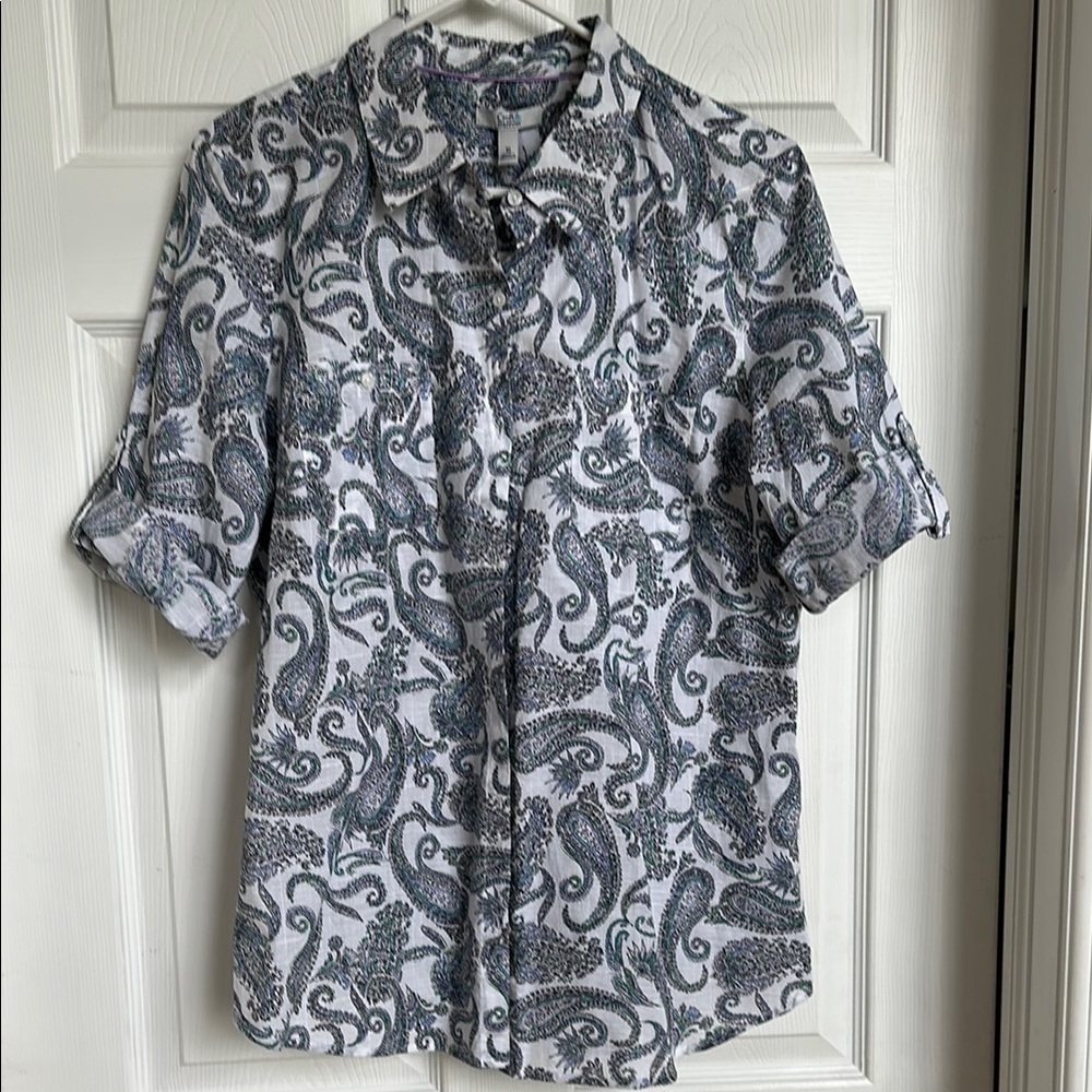 Croft & Barrow Blue and White Casual Button Down Shirt